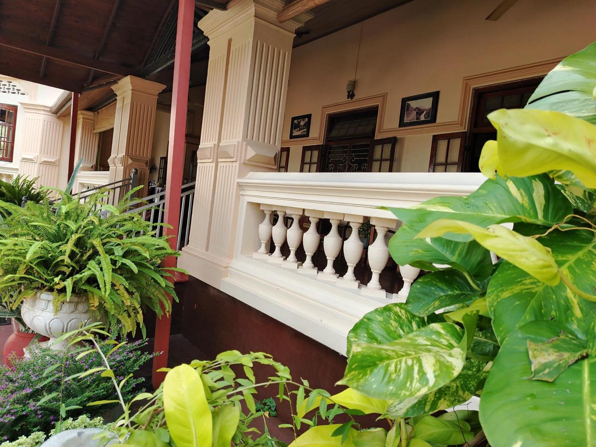 Grand Colonial Viveka Hotel Kurunegala Exterior photo